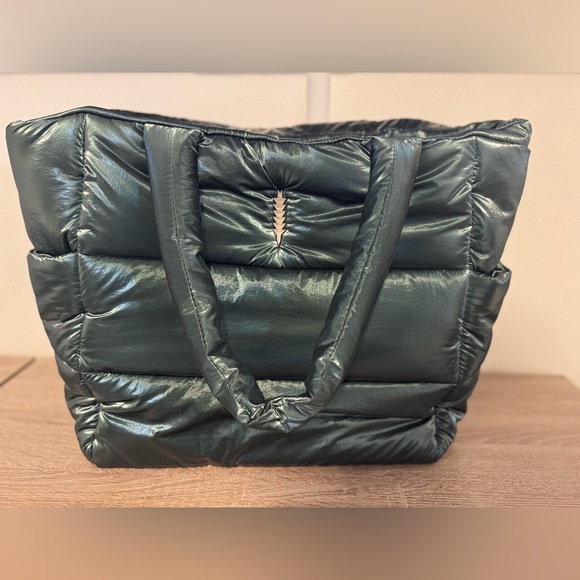 Thacker Puffy Quinn Tote Large Metallic Travel Pockets Pristine Condition $168 - Picture 3 of 12
